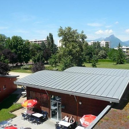 Auberge De Jeunesse Hi Grenoble Échirolles Exteriör bild