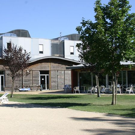 Auberge De Jeunesse Hi Grenoble Échirolles Exteriör bild